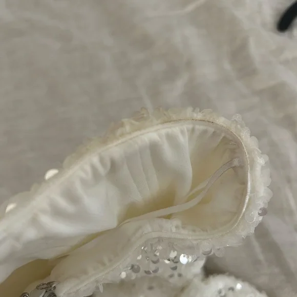 Helsi Strapless White Floral Dress - Picture 9 of 10